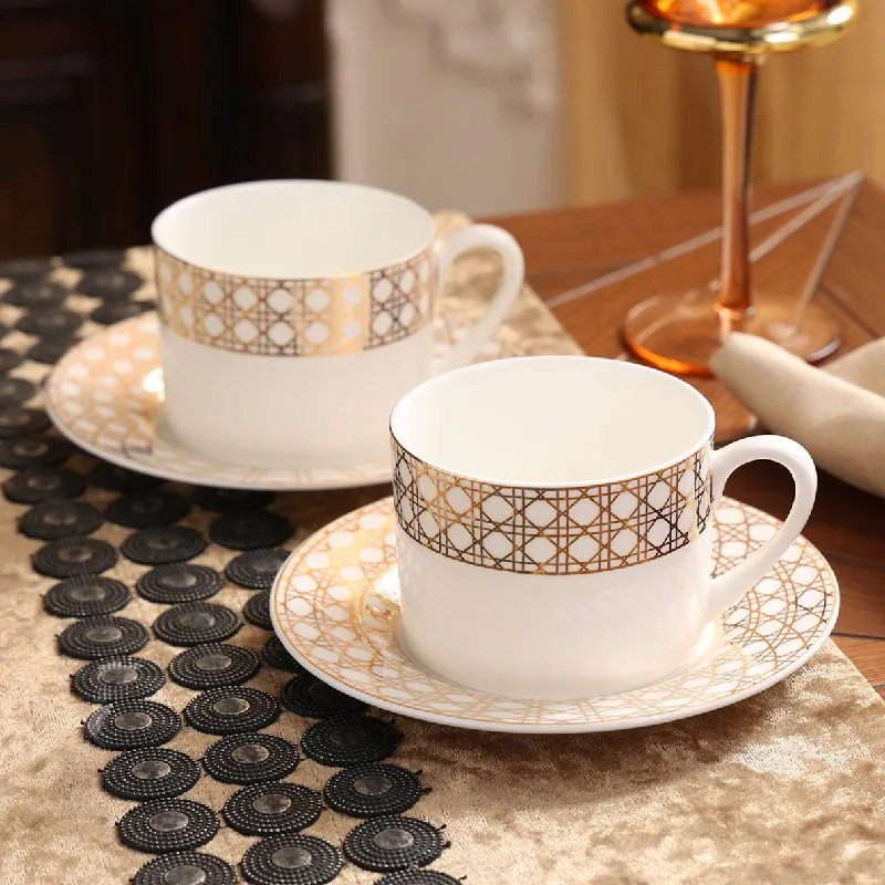 nuovo-set-da-caffe-in-porcellana-stile-europeo-di-home-tazza-da-te-pomeridiano-inglese-tazza-con-ciotola-interna-e-vassoio-regalo-per-uso-domestico