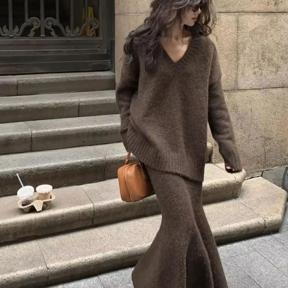 

One-piece/two-piece Set V-neck Knitted Pullover SweaterTop Long Skirt Lazy Style Women's Autumn Winter Fashion Suit