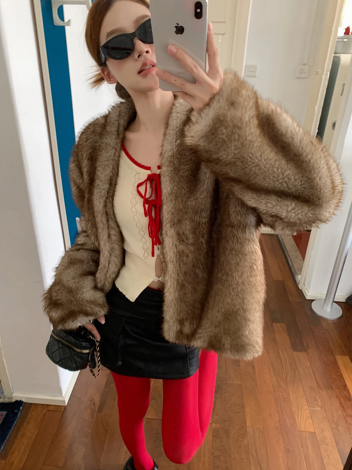 

Экологичная винтажная шуба из искусственного меха для женщин, осенне-зимняя, из кожи и меха, утепленная, с длинными рукавами, V-образным вырезом, куртка