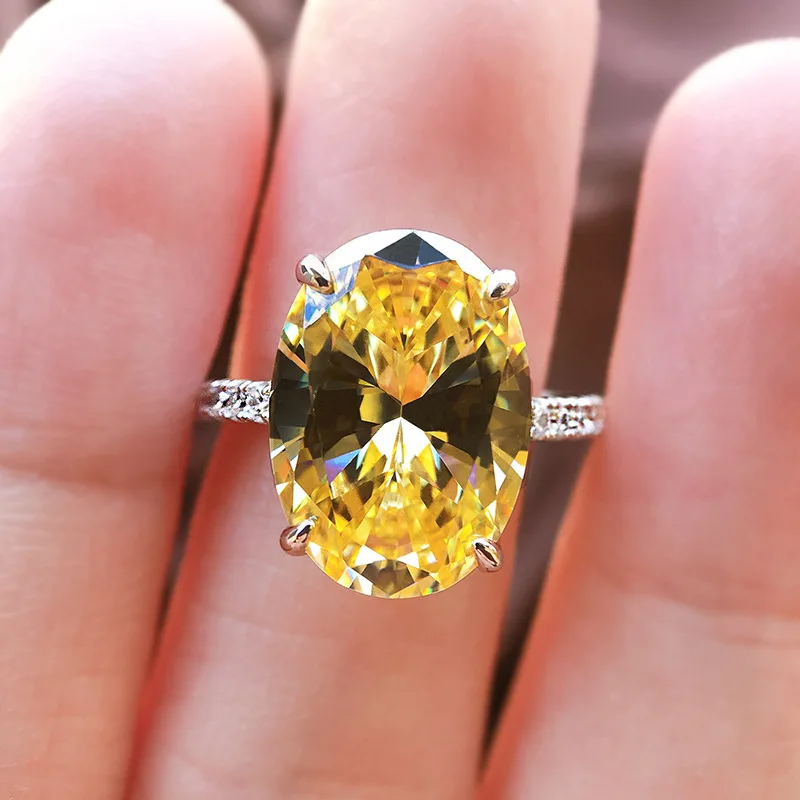 

S925 Silver High Carbon Diamond Oval 9 * 13 Yellow Diamond White Diamond Powder Diamond Simple European and American Radian Cutt