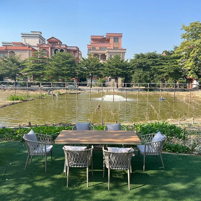 Outdoor courtyard tables and chairs Outdoor open-air garden Balcony Dining table Outside the homestay