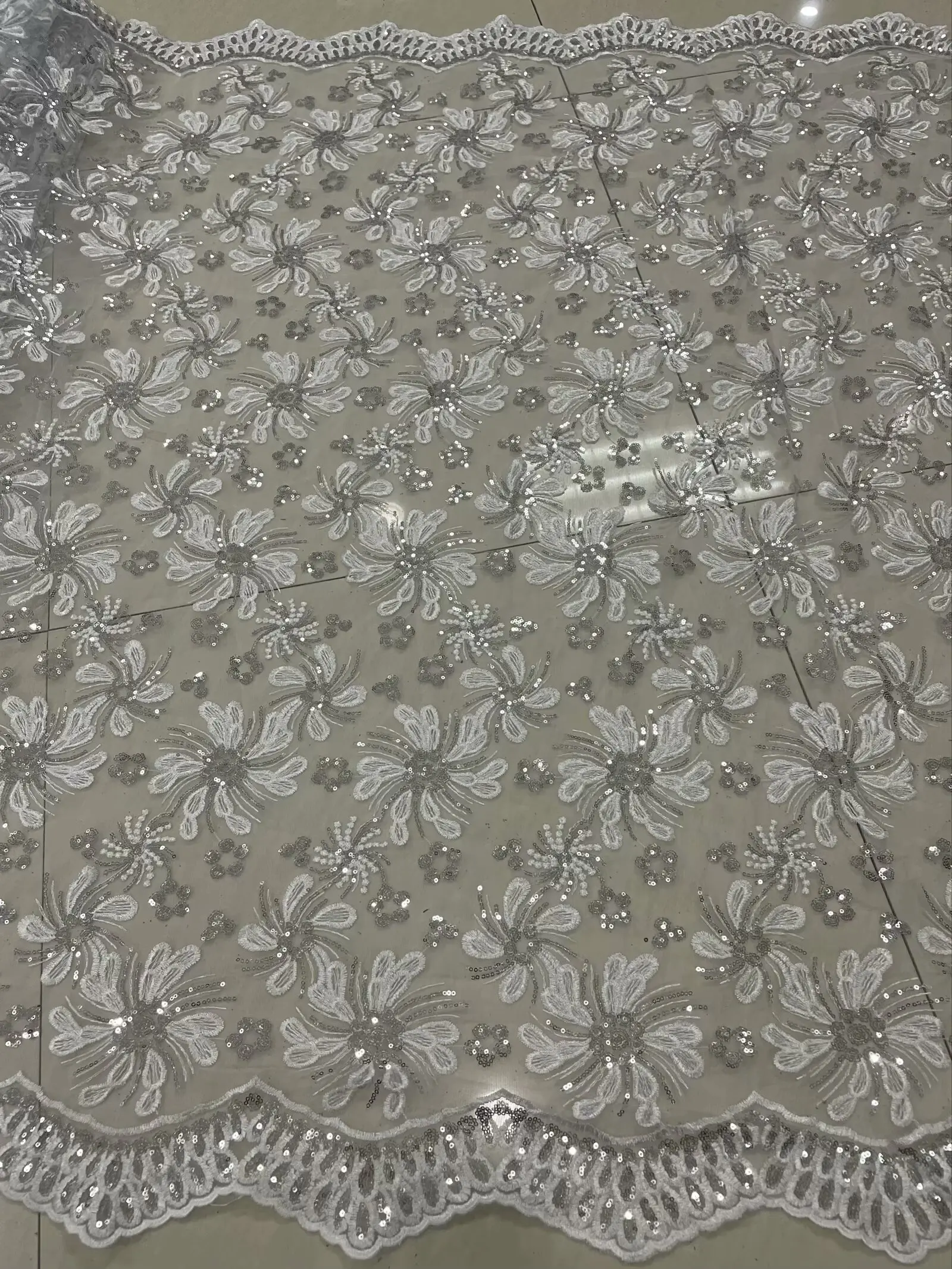 Tela de encaje de tul de lujo a la moda africana 2025, tela de lentejuelas nigeriana hecha a mano de alta calidad de 5 yardas para fiesta de noche y boda