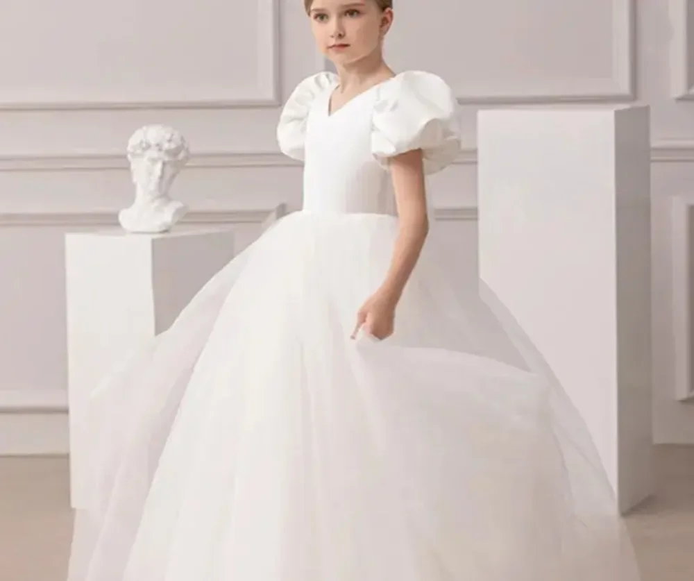 Customized Pink Flower Girl Dresses For Wedding V-Neck Short Sleeves Puffy Simple Princess First Communion Bridesmaid Prom Gown