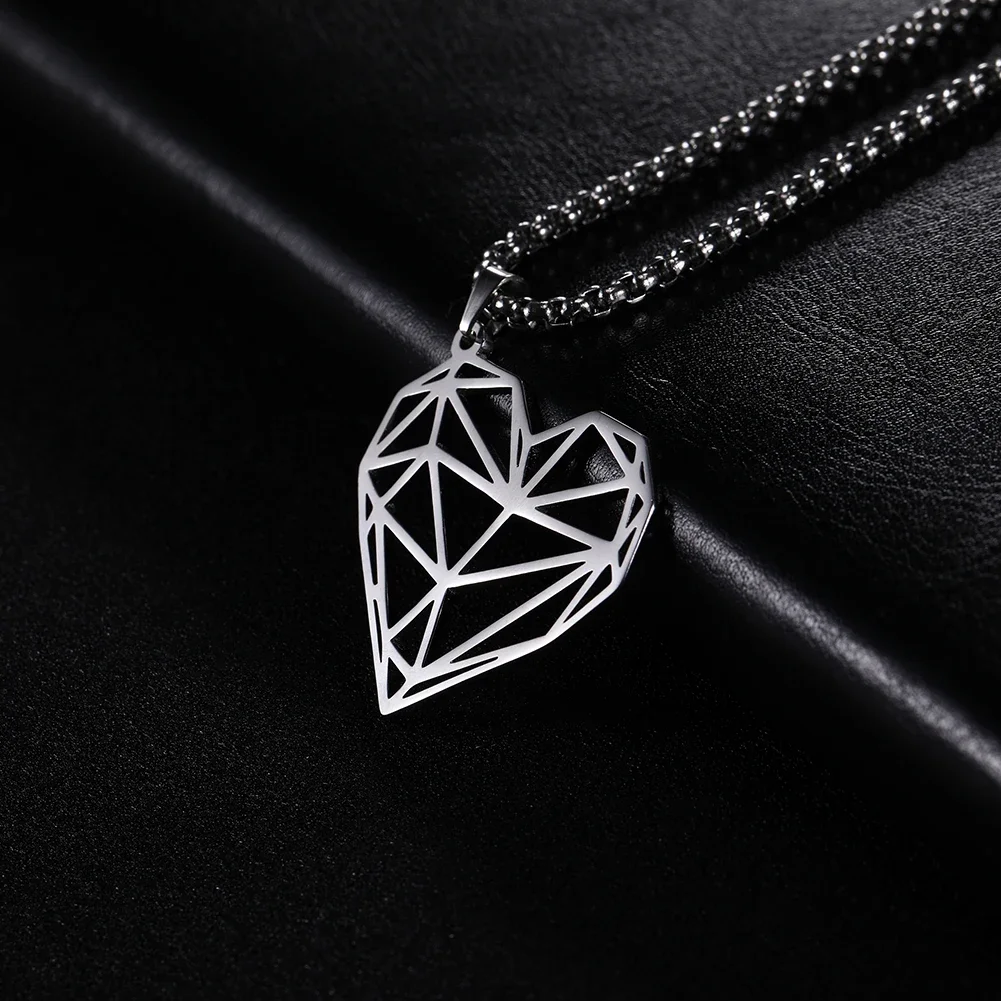 Skyrim Fashion Big Hollow Heart Pendant Charm Necklace Women Stainless Steel Simple Long Box Chain Necklaces Jewelry Gift