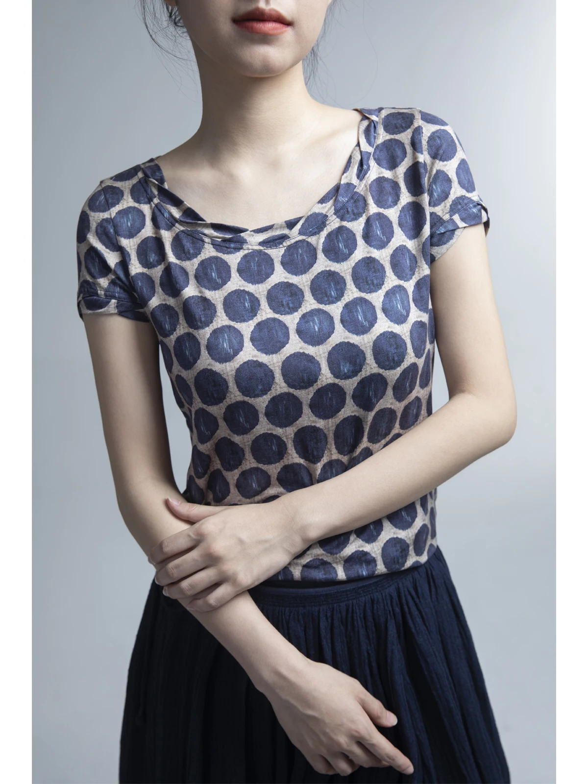 

Silk Knitted T-irt Polka Dot Print Elastic ort Sve Slim Fit Summer Thin Women's Top Daily Wear Classic Pattern