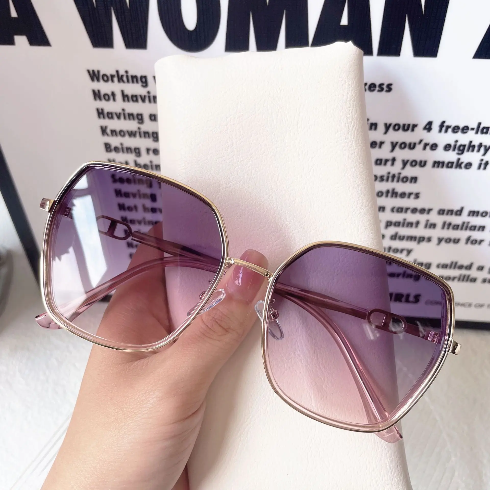 

‌2025 New Women's Gradient Polarized Sunglasses UV400 Anti-Glare Driving Slim-Face Celeb Inspired Luxury Sun Glasses