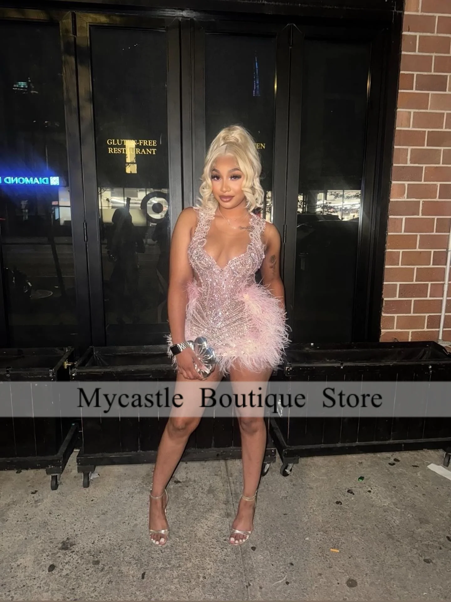 

Pink Feathers Beaded Diamond Short Prom Dress 2025 Black Girls Sheer Mini Cocktail Gowns For Birthday Party Dress Customized