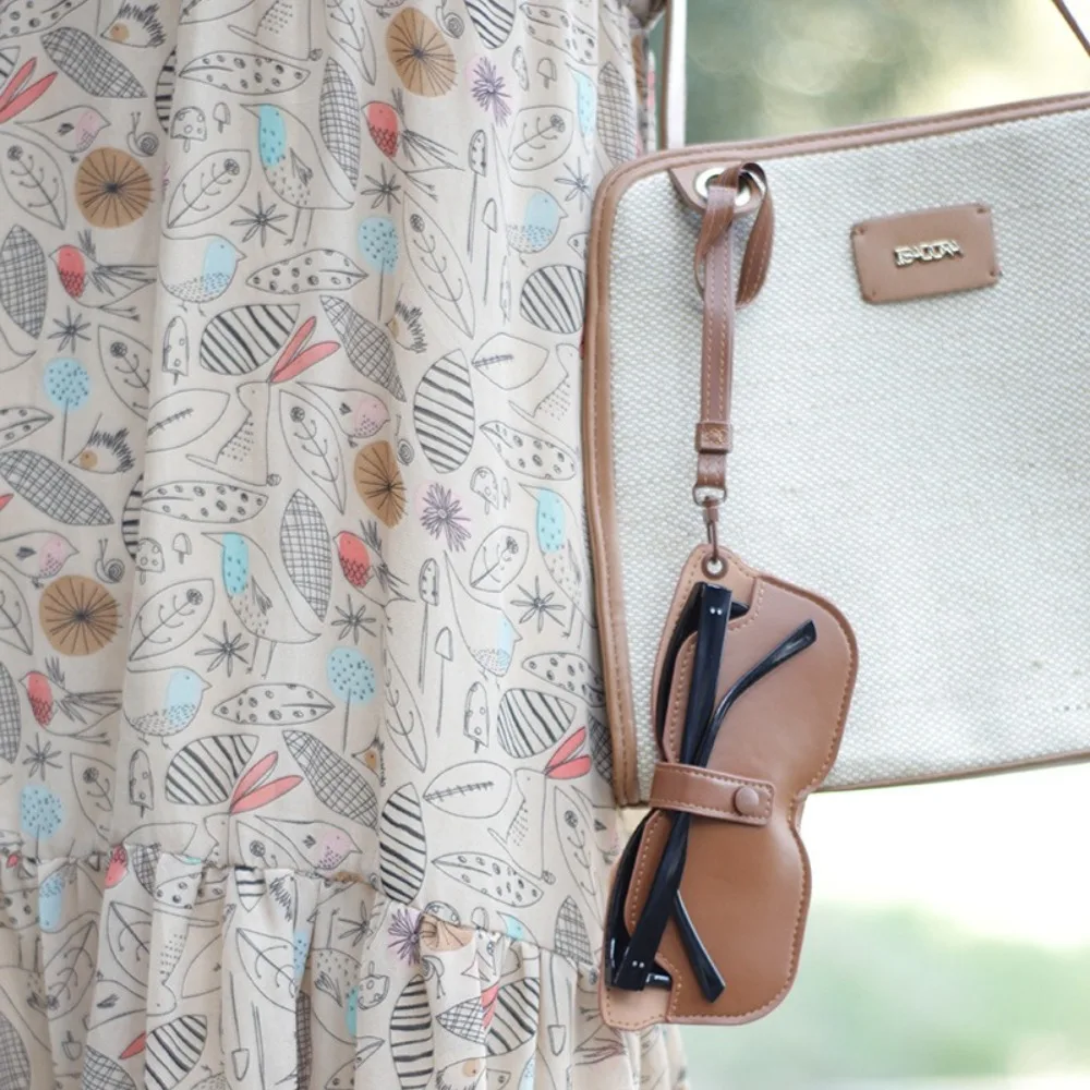 حقيبة تخزين نظارات الرقبة المعلقة على الموضة من جلد البولي يوريثان مع حقيبة نظارات بحبل محمولة بلون واحد #3