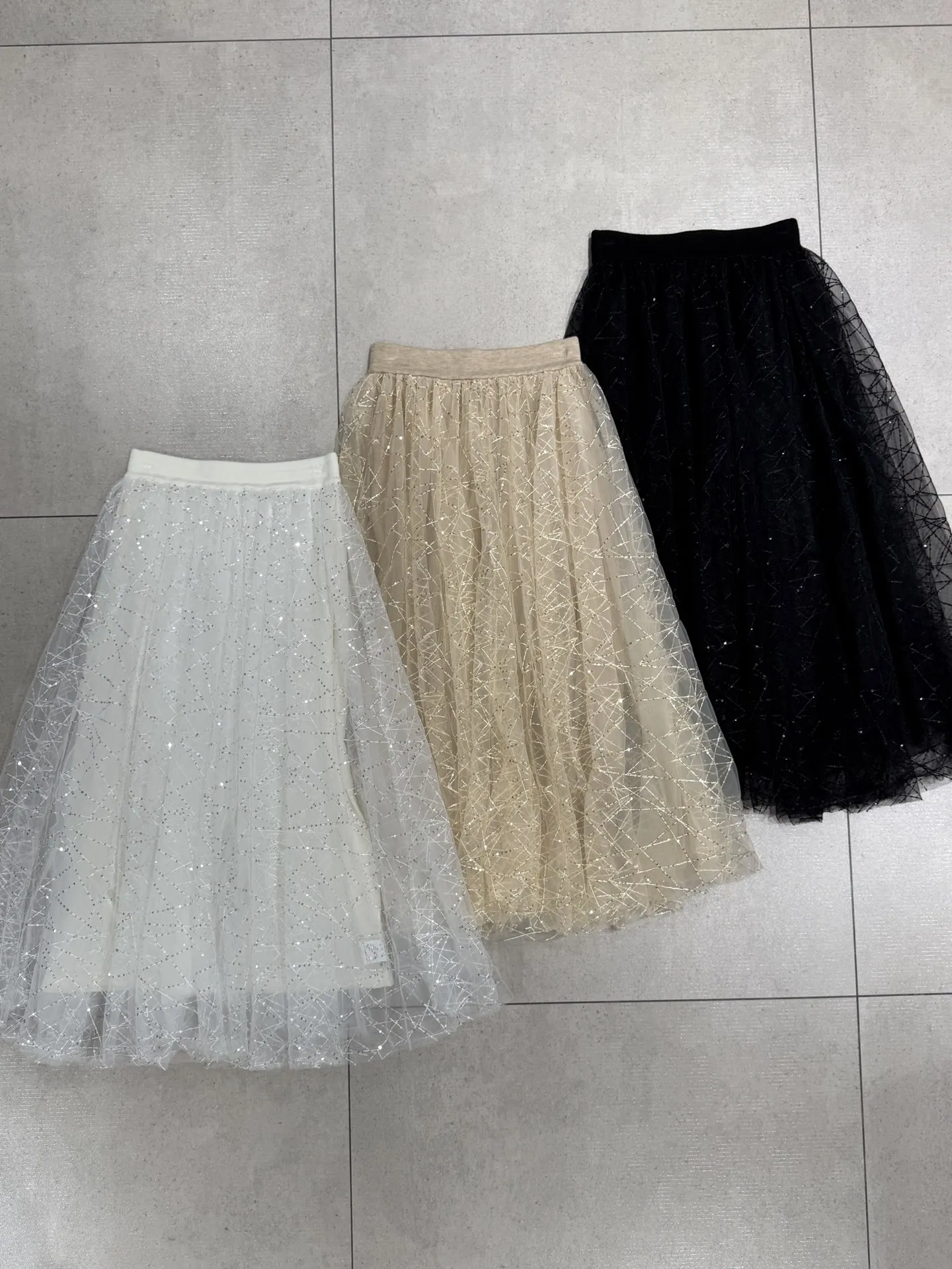 2026Autumn/Winter Women's Wool-Blend Pleated Knit Midi Skirt