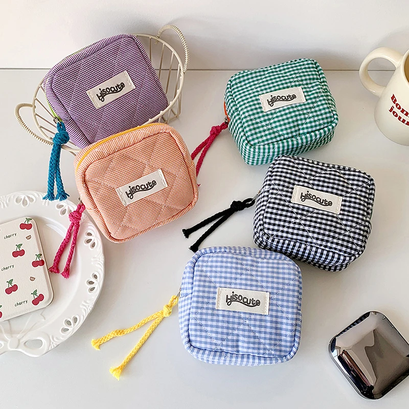 

Мини-милая решетчатая квадратная косметичка, женские портативные наушники, губная помада, гигиенические салфетки, сумка для хранения, маленькие сумки на молнии для макияжа