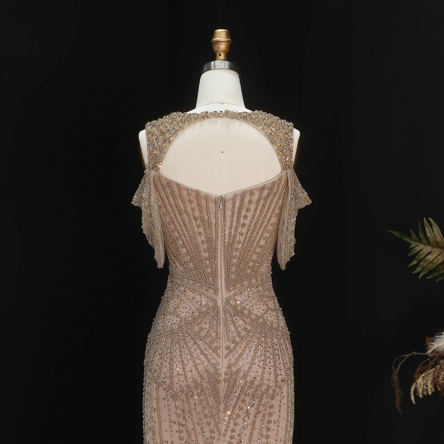 Sharon Said Luxuriöses Abendkleid mit rosa Perlen und Perlenstickerei, drapiertem Träger, V-Ausschnitt, Meerjungfrauen-Schnitt, für formelle Anlässe und Partys, SS193, maßgeschneidert – Detail 16