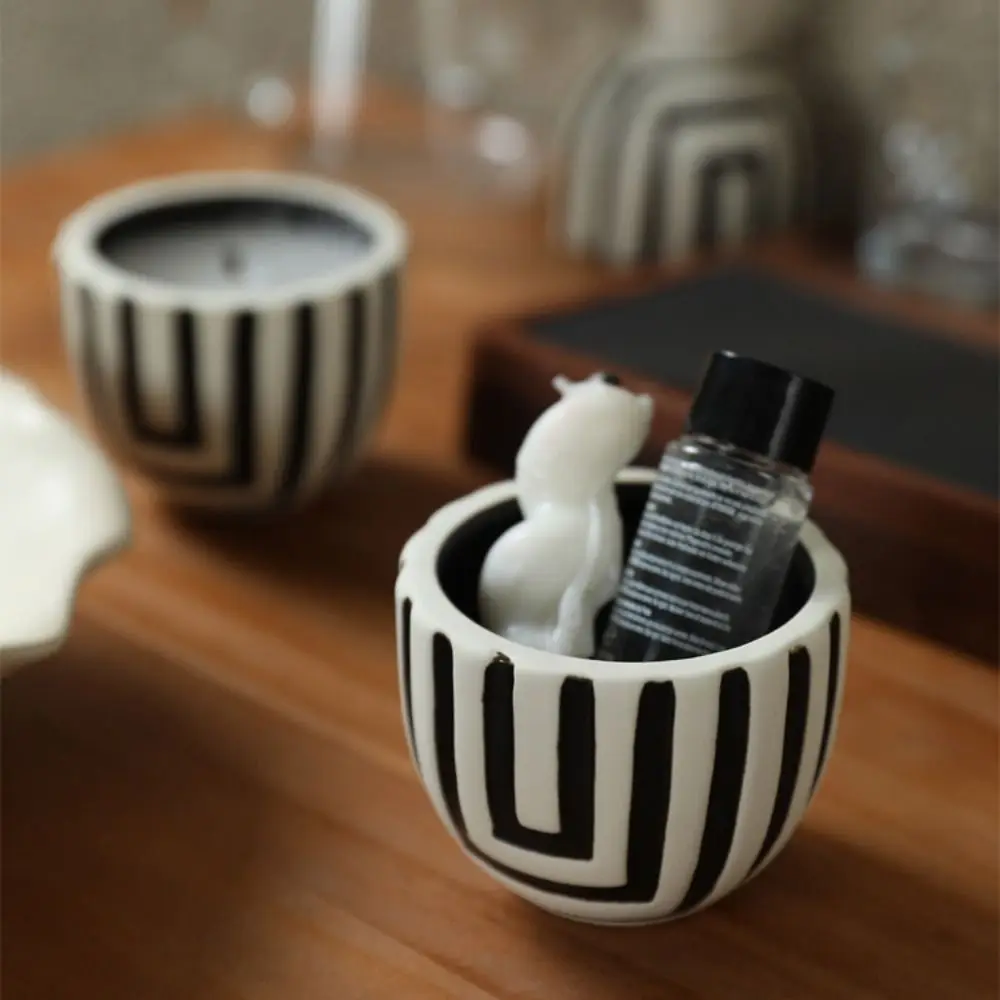 

Tabletop Ornament Ceramic Striped Candle Holder Retro Creative Candlestick Art Delicate Wax Melt Burner Photography Props