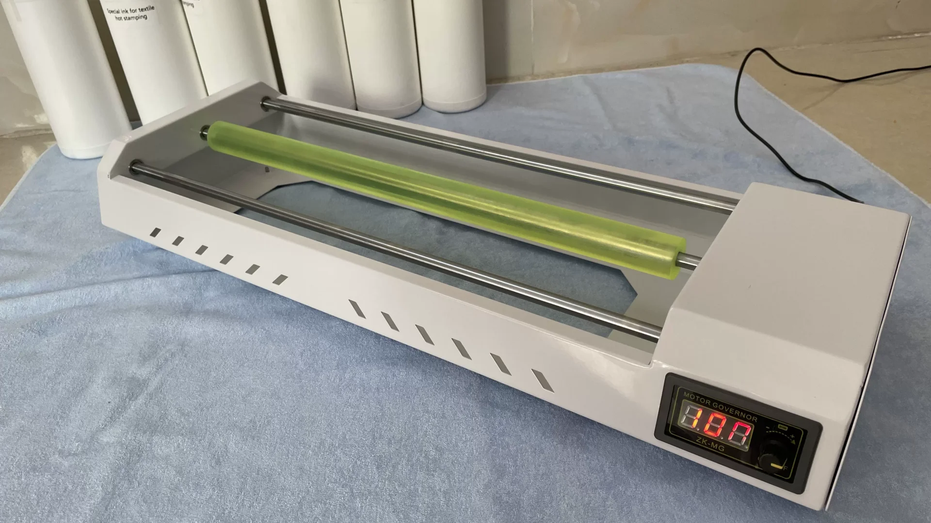 Automatic DTF White Ink Mixer Shaker Machine, Ink Stirring Equipment for Direct-to-Film Heat Transfer Printing