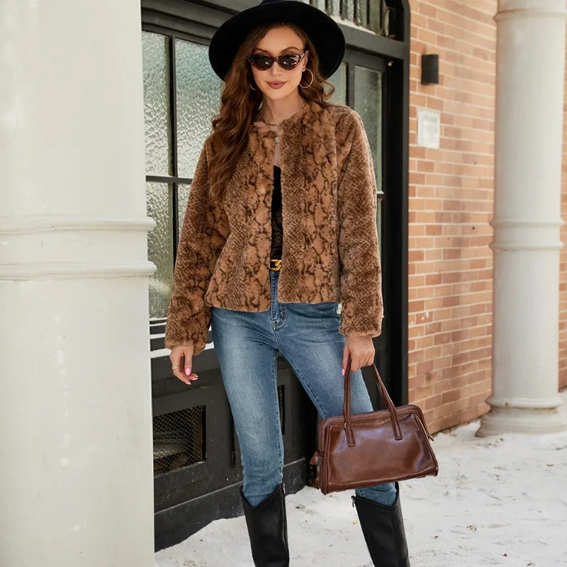 Tiger Stripes Faux Fur Jacket Short Women Winter Fluffy Coat Pocket Streetwear Artificial Plush Fur Jacket New Furry Overcoat