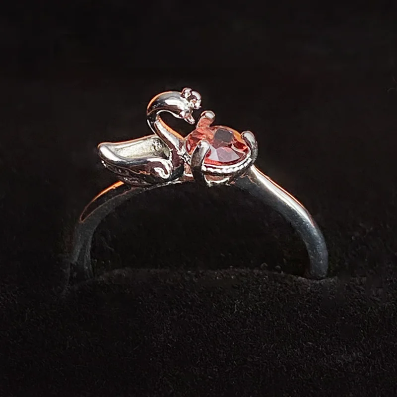 

Swan Guardian Ruby Alloy Tourmaline Ring Ring Live Ring Holder Ladies Opening Niche Design