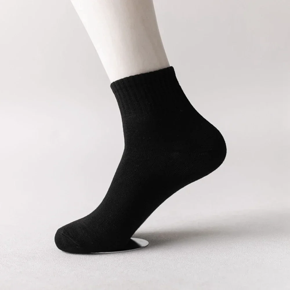 Men's oversized spring/summer socks absorb sweat and breathable solid color short tube  socks