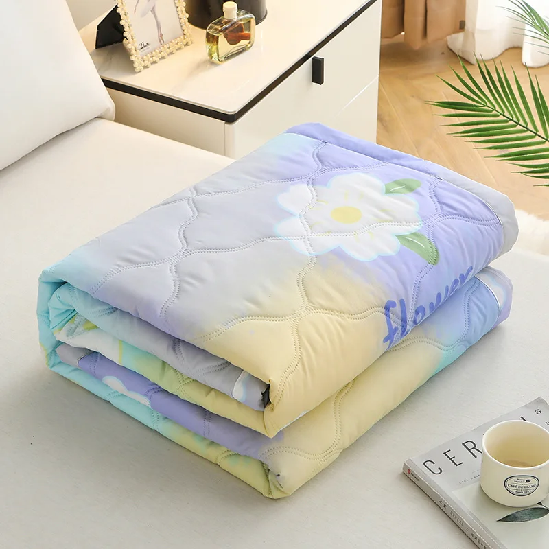 Skin-friendly Summer Cool Quilt Lightweight Comforter Double/Single Quilts Bedding Cover Air Condition Thin Wadding Blanket