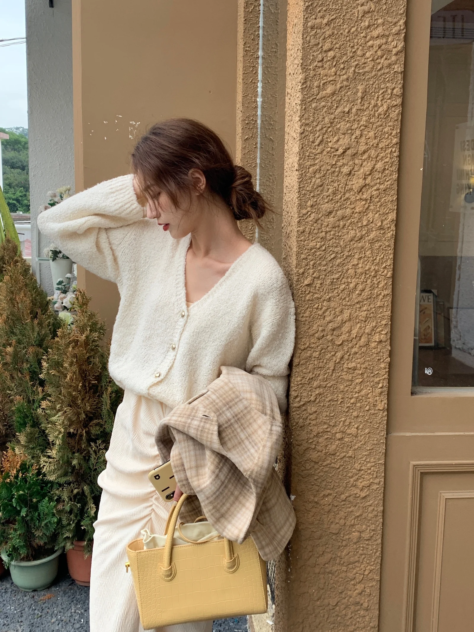 

Женский шерстяной вязаный свитер-кардиган с длинным рукавом, текстурированный, с серебряной пряжкой, из овчины, зимний, модный, повседневный