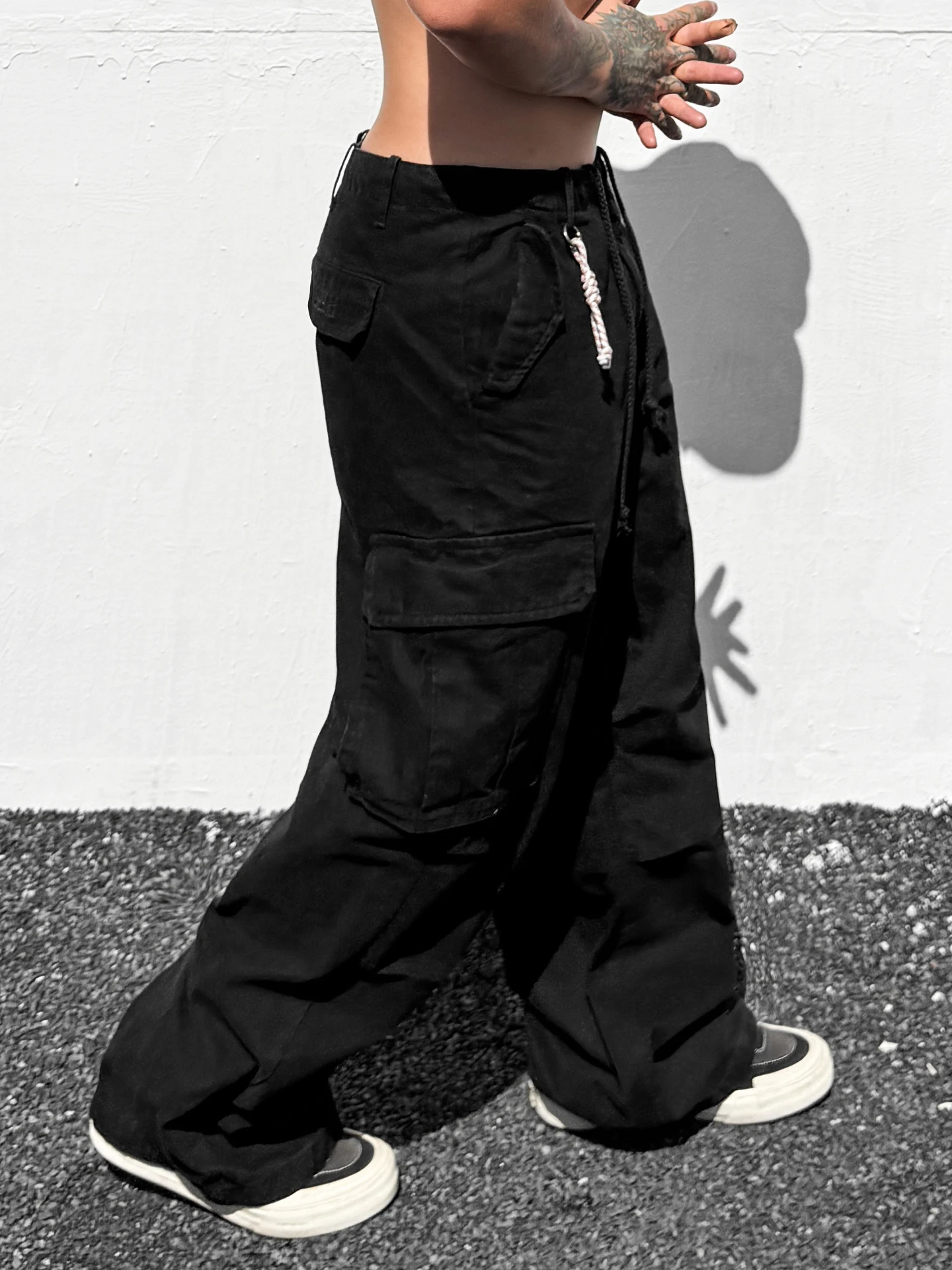 

Модные мужские рабочие брюки с несколькими карманами в американском стиле ретро, свободные брюки 2025 года, новые прямые широкие брюки High Street, повседневные хлопковые брюки