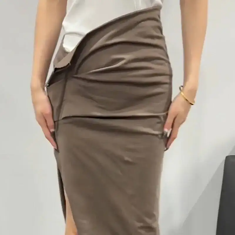 HKSH Jesienna Nowa Spódnica Damska Jednolity Kolor Asymetryczny Krój Ukośny Zamek Błyskawiczny Plisowana Dzianinowa Ciemna Y2K Casualowa Dopasowana Spódnica HK12007