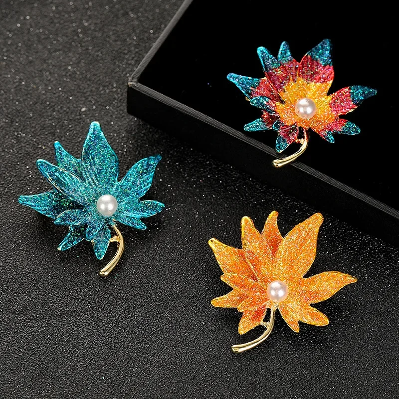 Luxury Crystal Maple Leaf BroochColourful Rhinestone Plant Lapel Pin for Women Hat Suit Dress Accessories Casual Party Jewelry