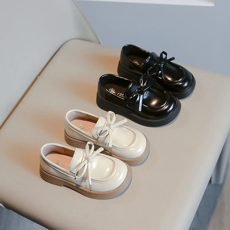 

2025 Girls' Black Small PU Leather Shoes Black Beige Spring Autumn New Soft Soled Princess Bow Loafer Slip-On Flats Size 23-35