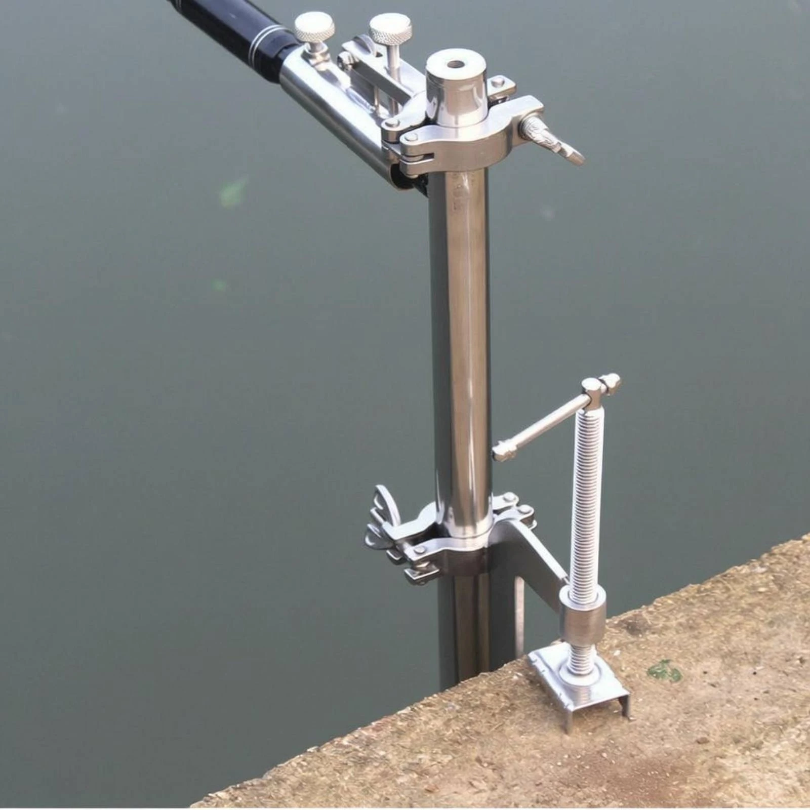 support-de-canne-a-peche-a-fixation-par-pince-en-metal-poli-accessoire-de-bateau-resistant-a-la-rouille-equipement-d'exterieur-facile-a-installer