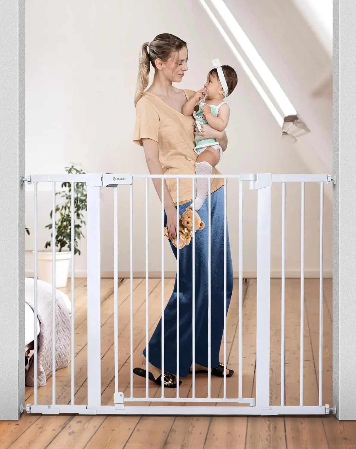 

COMOMY 36" Extra Tall Baby Gate for Stairs Doorways, Fits Openings 29.5" to 48.8" Wide, Auto Close Extra Wide Dog Gate for House