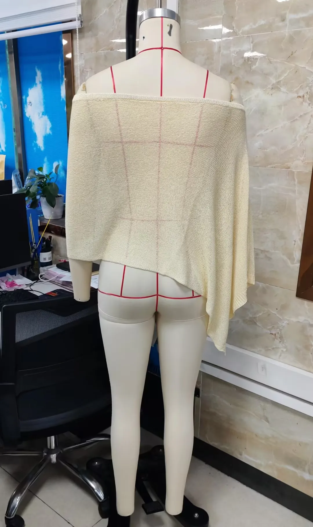 Smvp Elevate Your Beach Look with Our Stylish Beach Cover-Up in Yellow or White - Available in Sizes S, M, L!