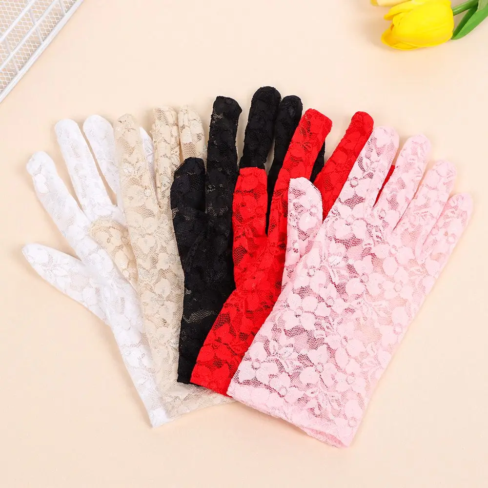 Fashion Bride Lace Gloves Women Thin Lace Sunscreen Gloves Female Short UV Protection Driving Gloves Hollow-Out Mittens