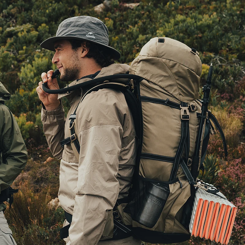 Naturehike 70L Outdoor Climbing Bag CR Carrying System Mountain Backpacks Waterproof Backpack Travel Hiking Bags With Rain Cover