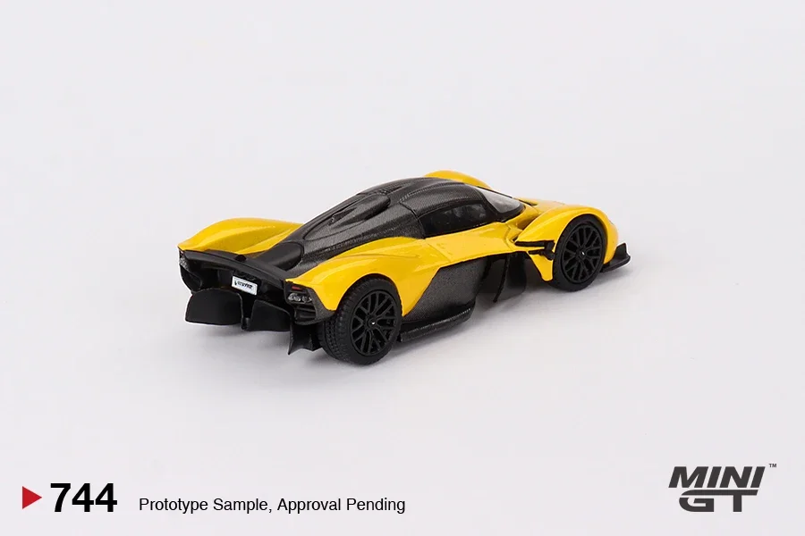 MINI GT 1/64 Aston Martin Valkyrie Sunburst Yellow MGT00744-CH Collection Car Model Toys Ornaments