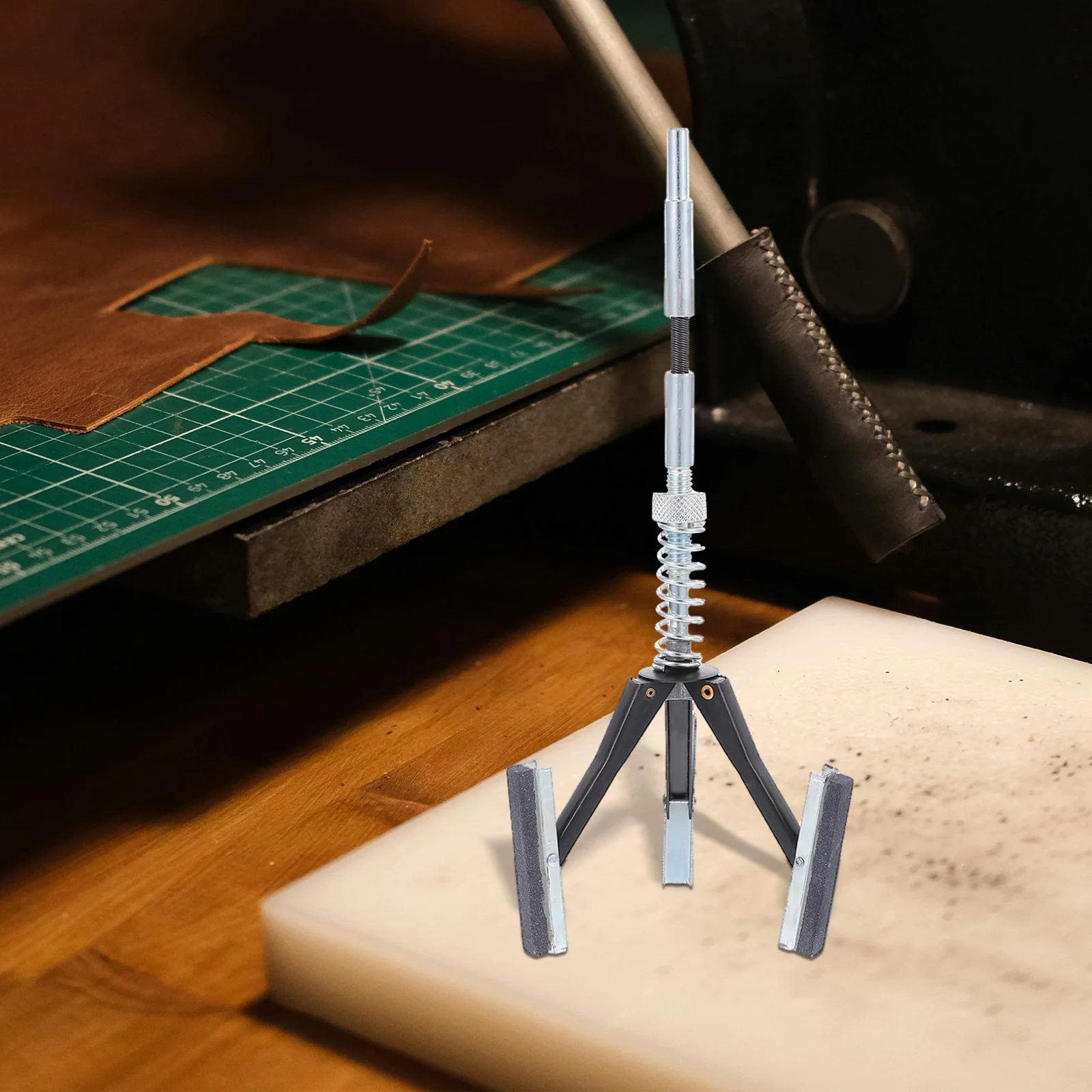 

Adjustable Cylinder Tool 3-Jaw Engine Cylinder Honing Kit for Deglazing and Polishing Grinding Holes Tool