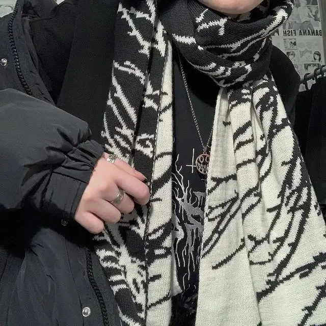 韓国版の秋と冬のダークアニメ要素両面ジャカード状況トレンド多用途スカーフショールY2K