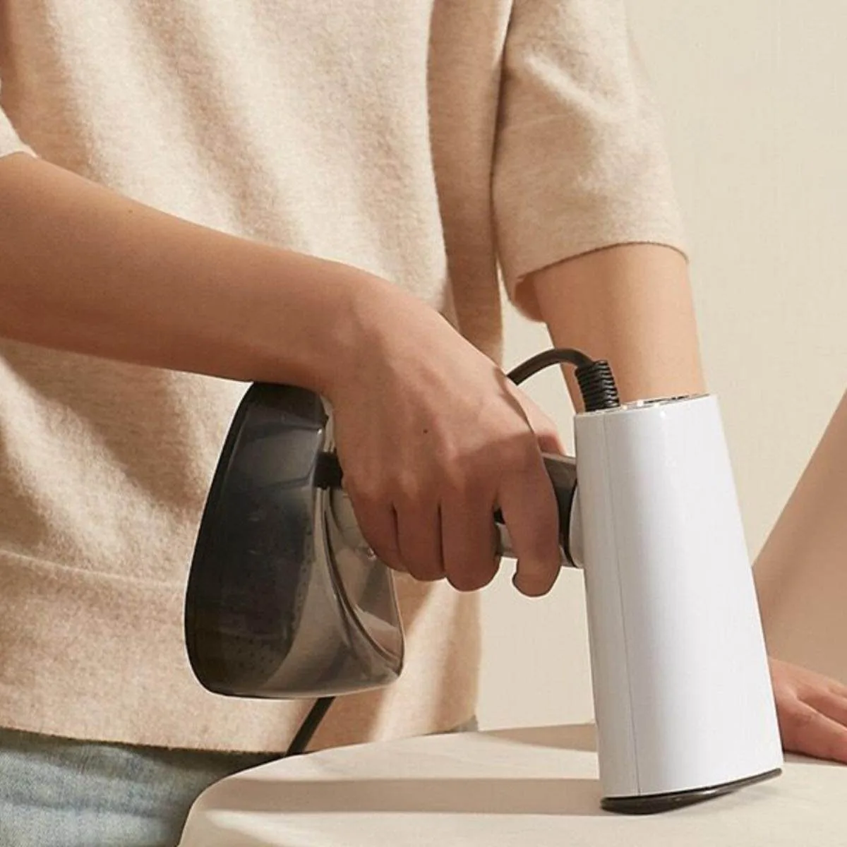2026 Handheld ironing machine for applying pressurized steam for ironing