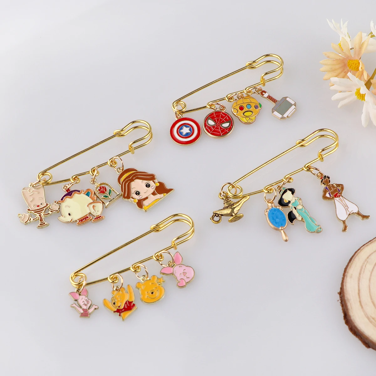 Clássico Dos Desenhos Animados Esmalte Pins Buckle Brooch Camisas Safety Pin Cute Badges Broches Cosplay Acessórios Presente Para Mulheres Homens