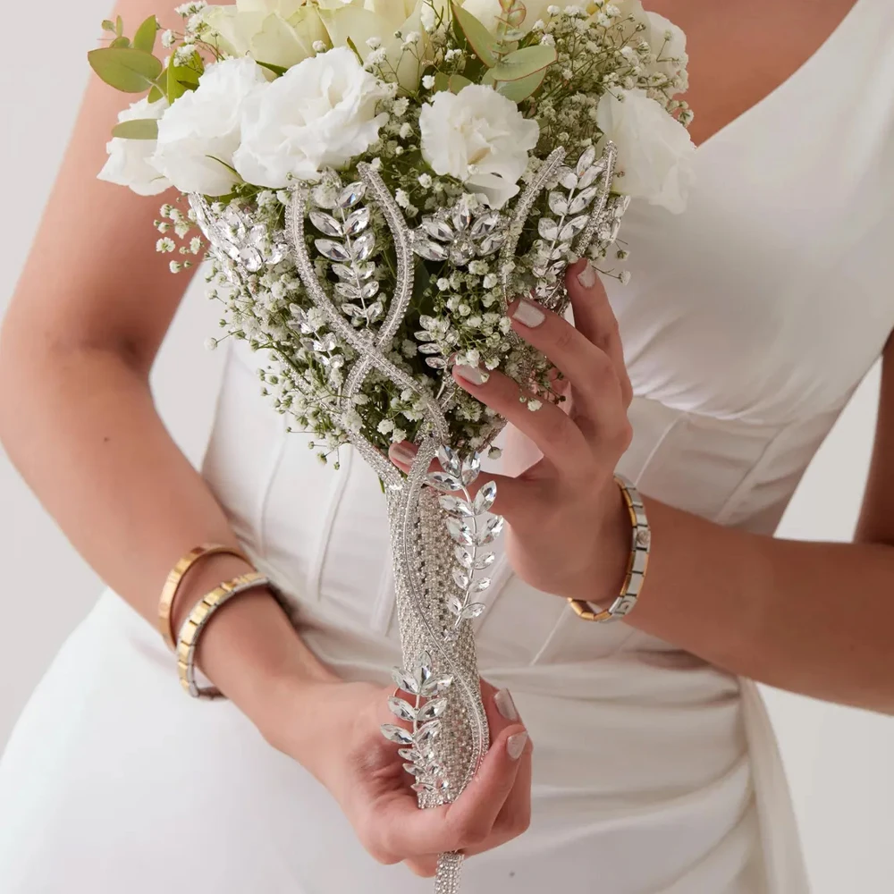 

2025 Fashion Bridal Rhinestone Bouquet Holder Wedding Accessories DIY Marriage Rose Flowers Holding Bouquets Dress Women Jewelry