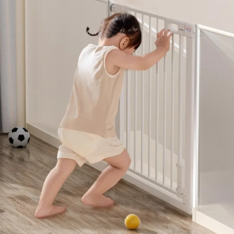 

Baby Safe Doorways Safety Door Gate Children's Safety Barrier No-Drill Pressure-mounted Dog Balcony Gate Kid Doorways Baby Fence