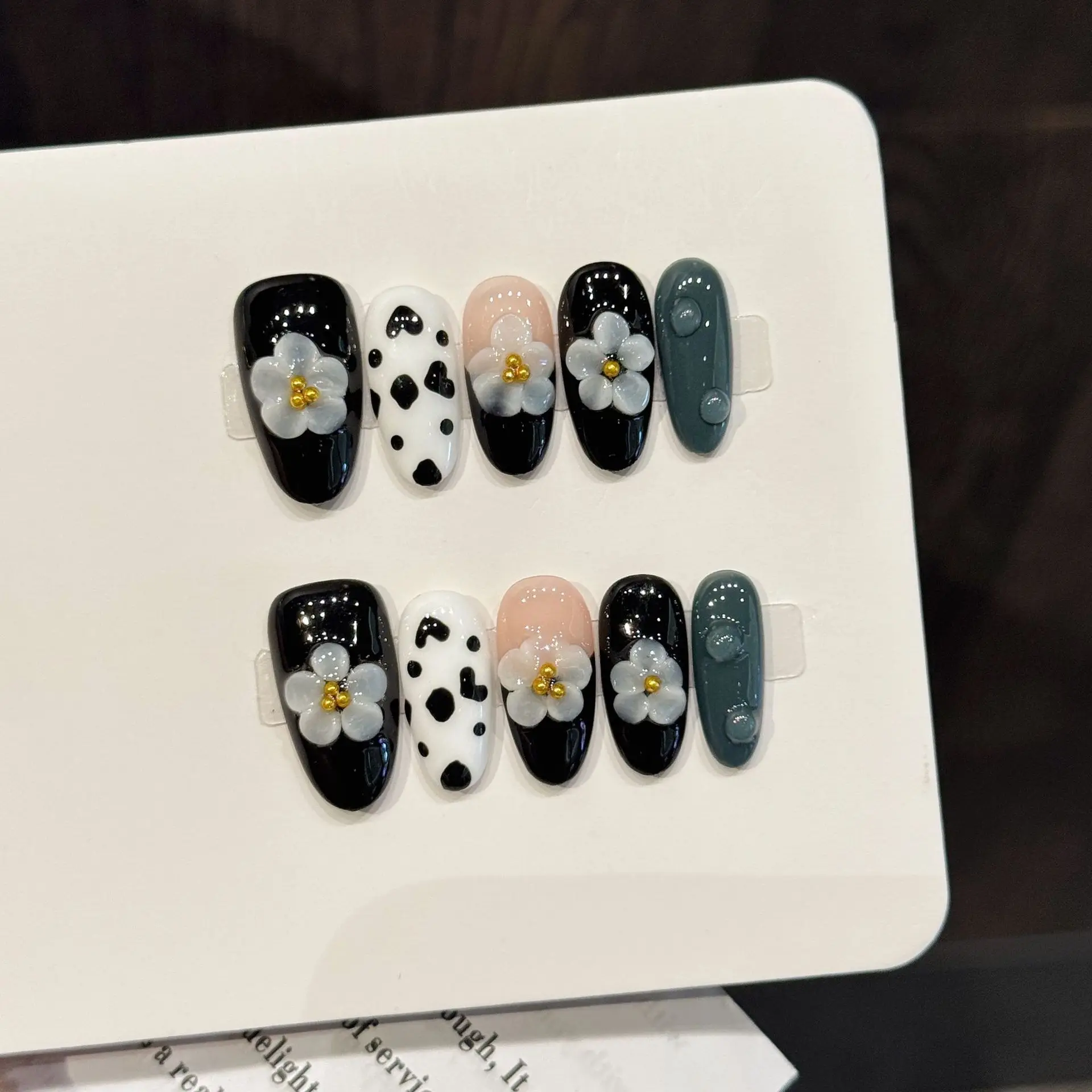 10pcs Handmade Oval Press on Nails with 3D Flower Design Cow Pattern Wearing False Nails Wearable Fashion French Fake Nail Tips