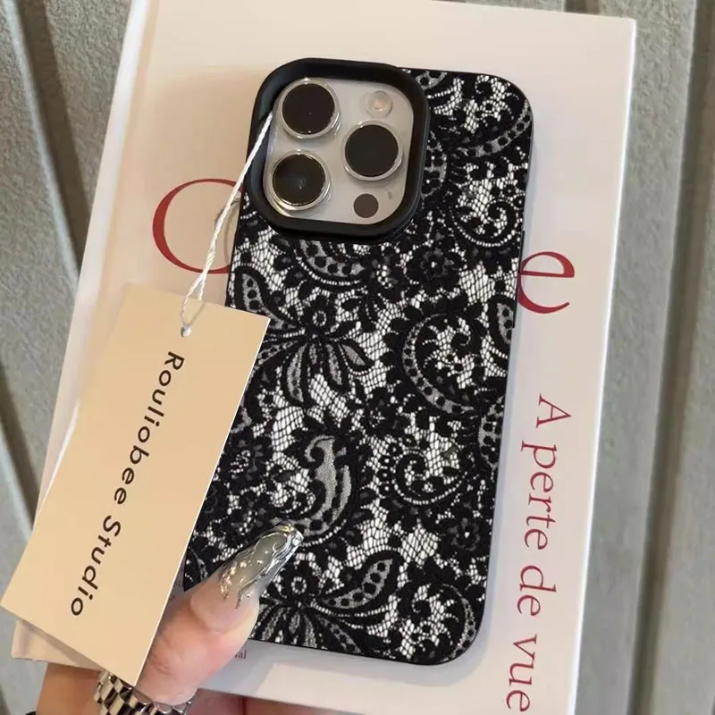 Чехол с кружевным узором для iPhone 11 12 13 14 15 16 17 18 Pro Max, силиконовый, ударопрочный, с персонализированным принтом и защитой камеры.