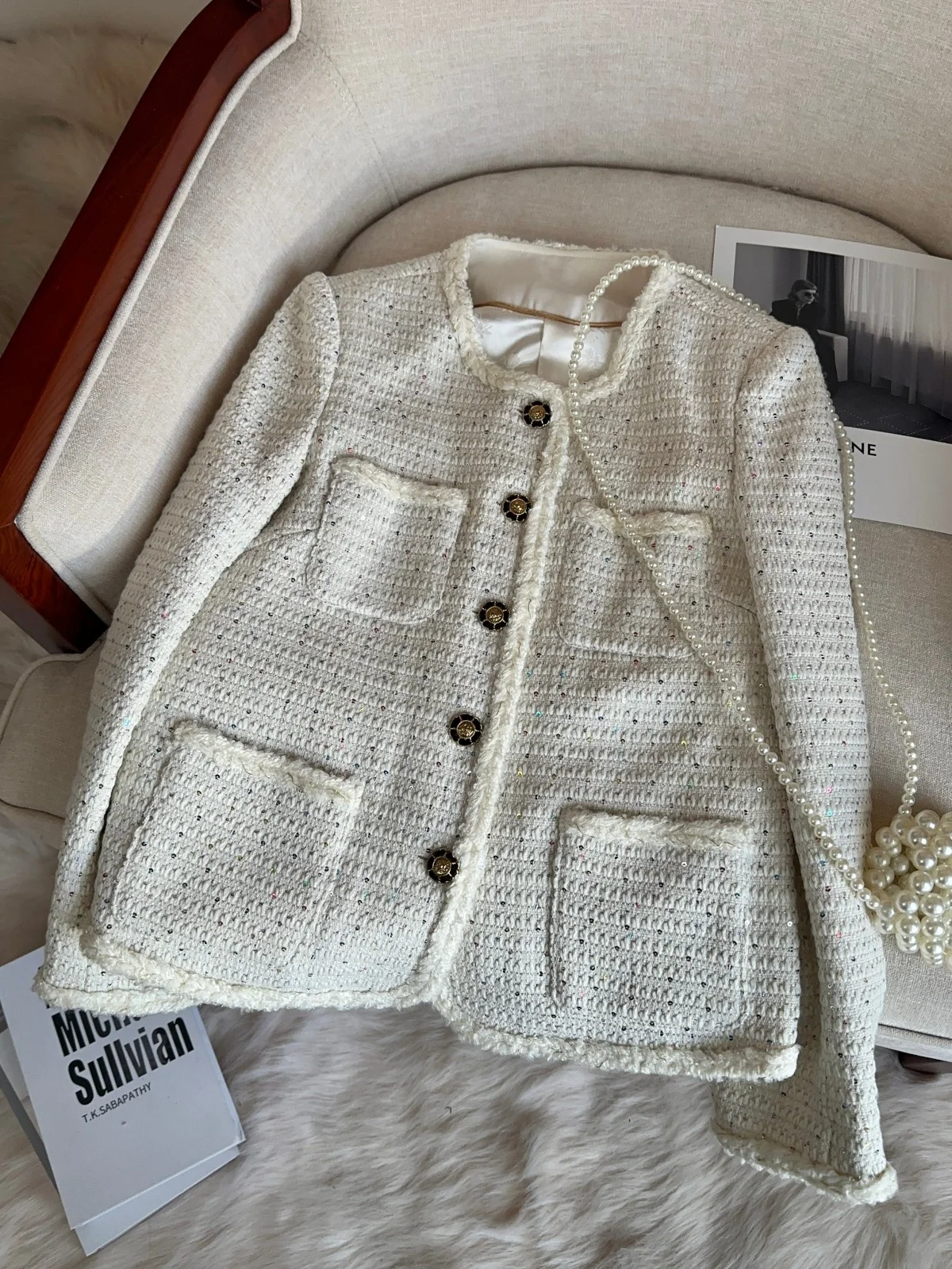 

Модная женская верхняя одежда: универсальная куртка молочно-белого цвета с длинными рукавами, на пуговицах, с круглым вырезом