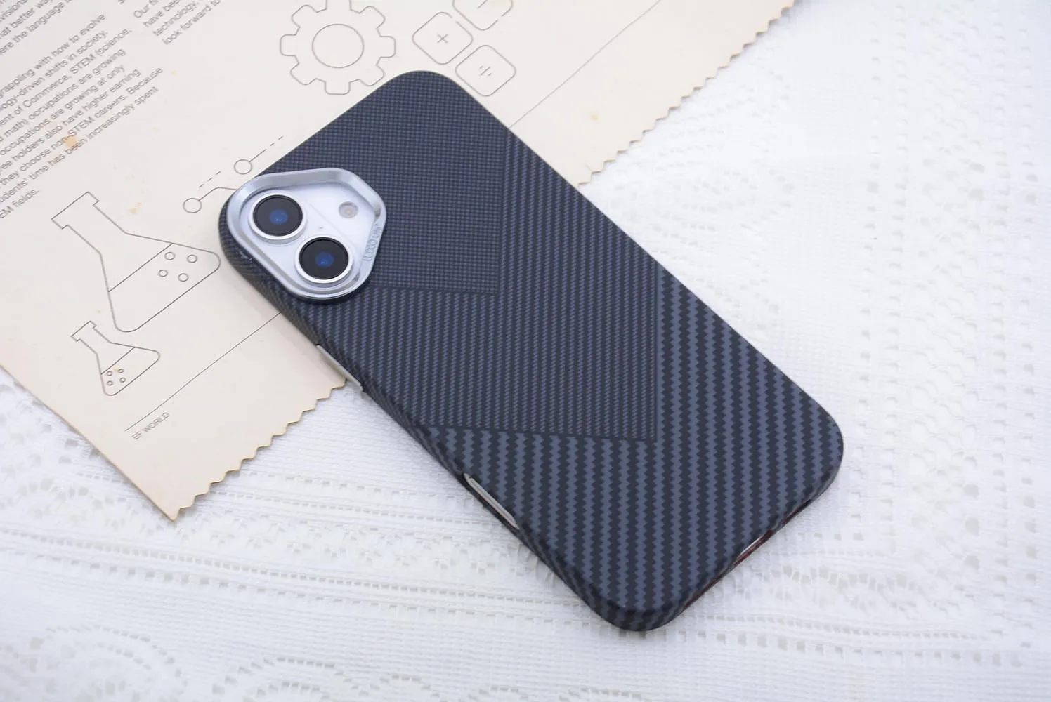 Stripes Contrast Color Carbon Relief Cover 17 Case for iPhone 16 15 Pro Max MagSafe Shell Camera Lens Protector Armor Funda Capa