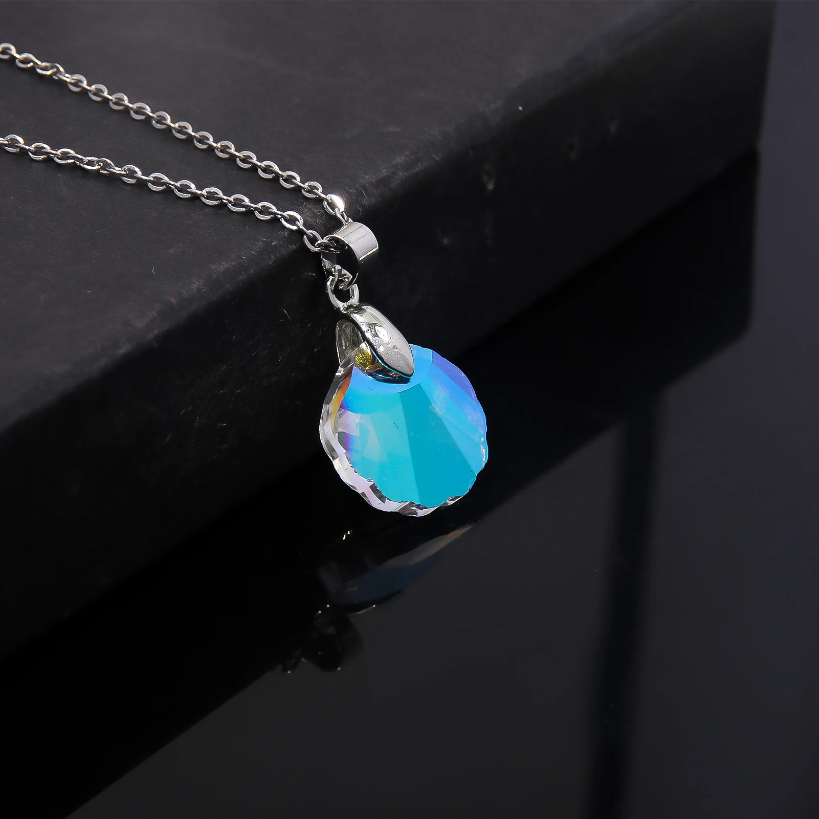 Game Love and Deepspace Rafayel Necklace Gradient Gemstone Shell Pendant for Women Men Cosplay Props Jewelry Gifts Accessories