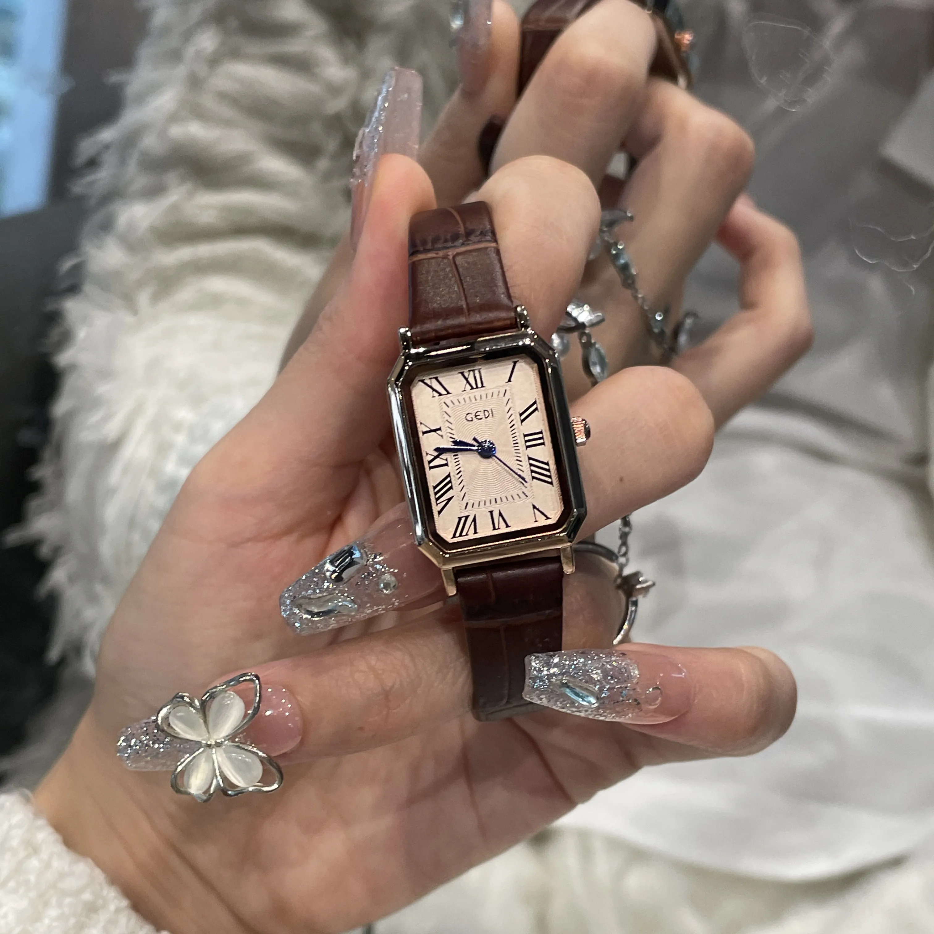 Retro Brown Elegant Women'S Watch, High-Fashion And Sophisticated Timepiece, 2026 New Model, Premium Quality Watch For Women.