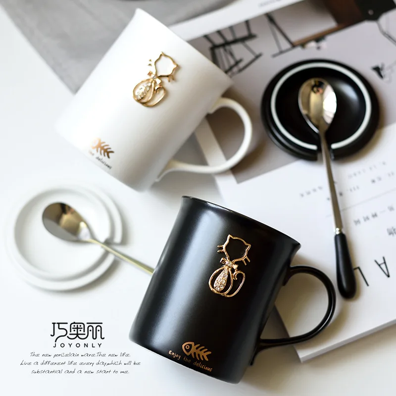 

Black & White Creative Cat Embossed Ceramic Mug with Lid & Spoon - Office Coffee Cup, Ideal Valentine's Day Gift