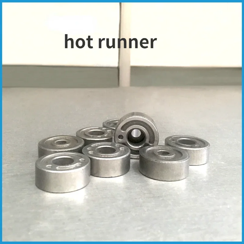 1 blocco porta con isolamento termico per canale caldo