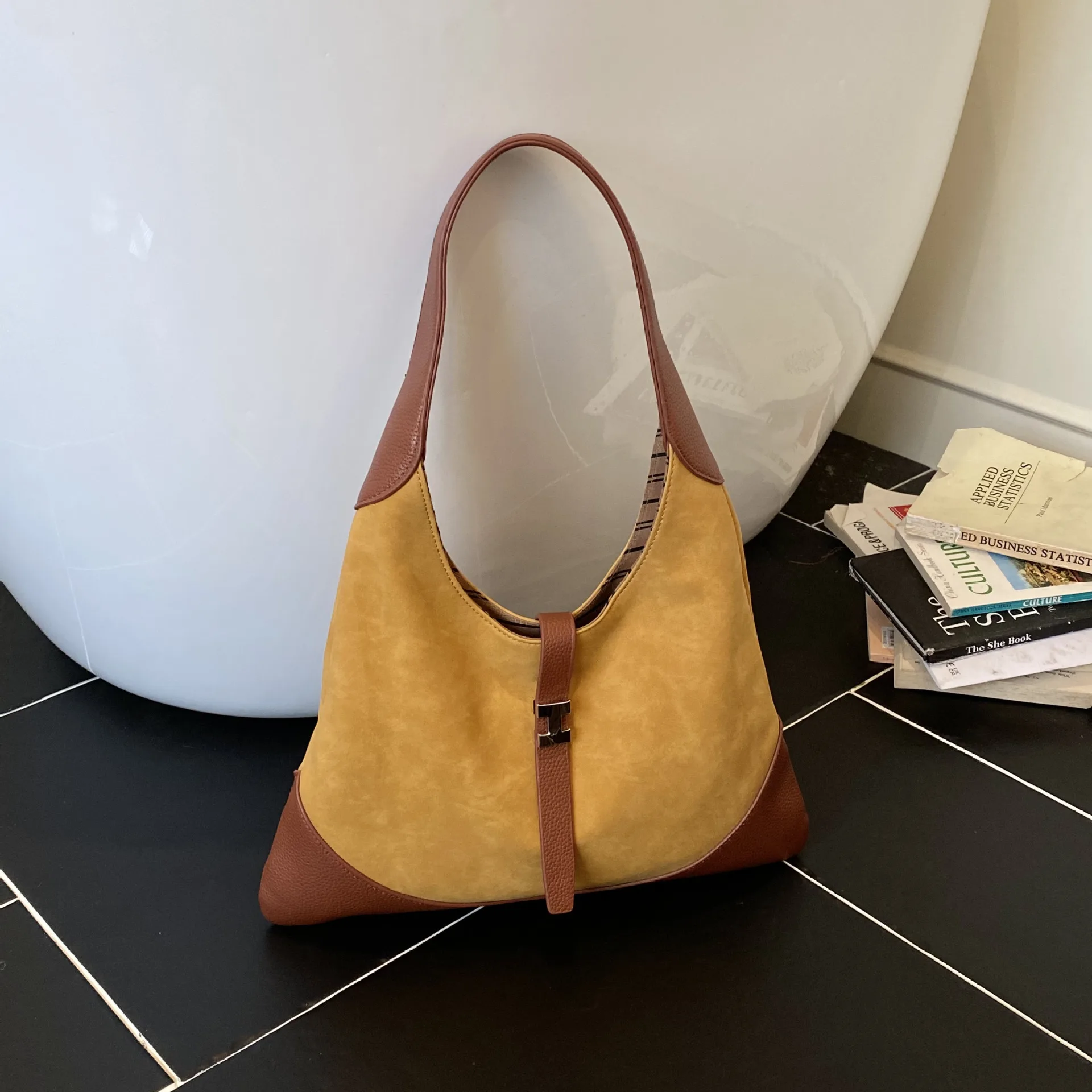 

2025 Vintage Matte Tote Bag, Chic Underarm Purse for Women, Minimalist Shoulder Crossbody, Luxe Day-to-Night Bag, Textured Sling