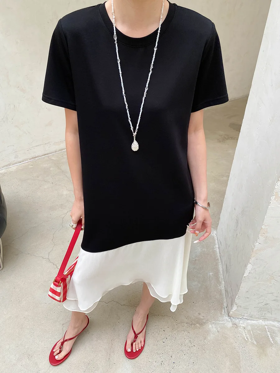 Sommerliches Damen-T-Shirt-Kleid in unifarbenem, modischem, unregelmäßig geschnittenem, lockerem und schlank machendem Design. – Detail 4