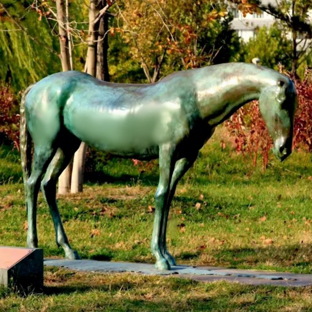 Life Size Bronze Horse Sculpture Realistic Casting Customizable Color Outdoor Art for Patio Lawn and Estate Decoration