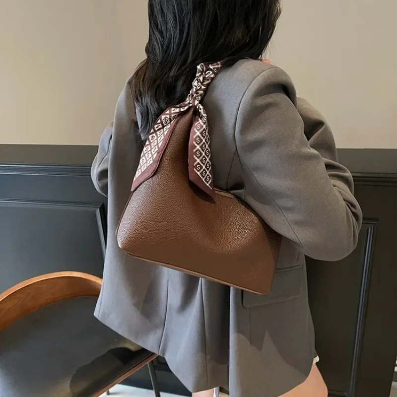 

Unique Statement Designer Diaper Bag For Women Luxury Large Capacity Tote Elegant Leather Crossbody Shoulder Bag Vintage
